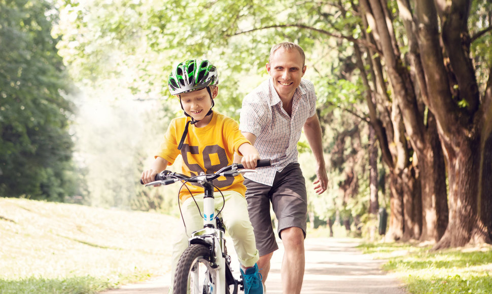 Savarankiškai išmokęs važiuoti dviračiu vaikas jau turi žinoti ir pagrindines KET