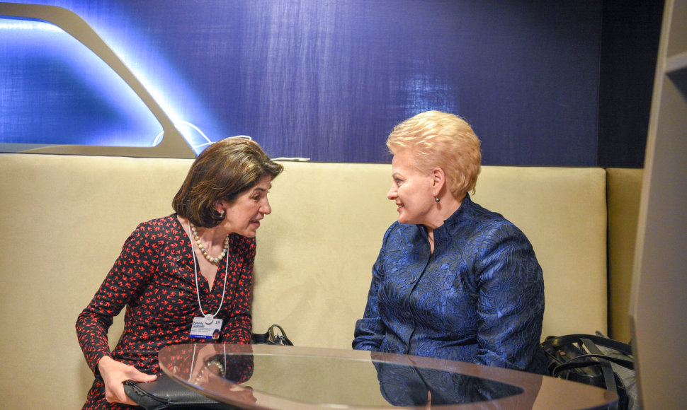 CERN direktorė Fabiola Gianotti ir prezidentė Dalia Grybauskaitė