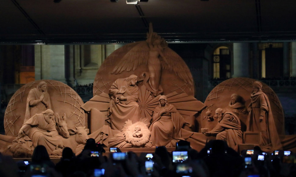 Šiemetinė Vatikano prakartėlė pagaminta iš smėlio.
