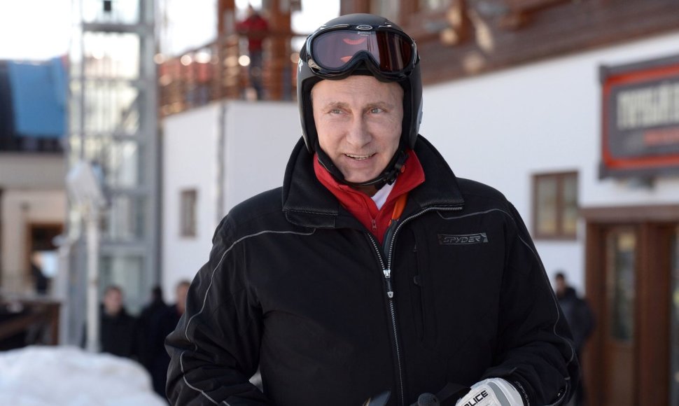 V.Putinas Sočyje išbandė kalnų slidinėjimo trasą