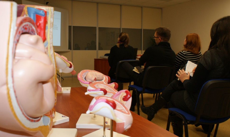 Klaipėdos miesto visuomenės sveikatos biuras kviečia į „Tėvelių mokyklėlę“. 
