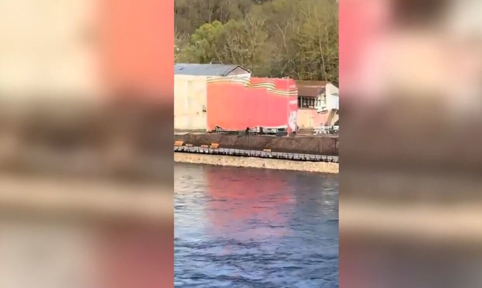 Koncerto ekranai iš Rusijos transliuos Narvos miestui