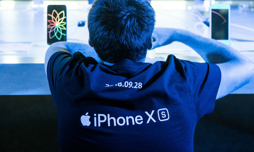 „iPhone Xs“ prekybos pradžia „Topo centre“ ir „Apple shop“