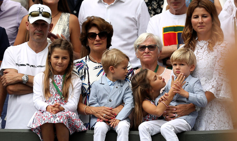 Rogerio Federerio triumfą stebėjo dvynukai
