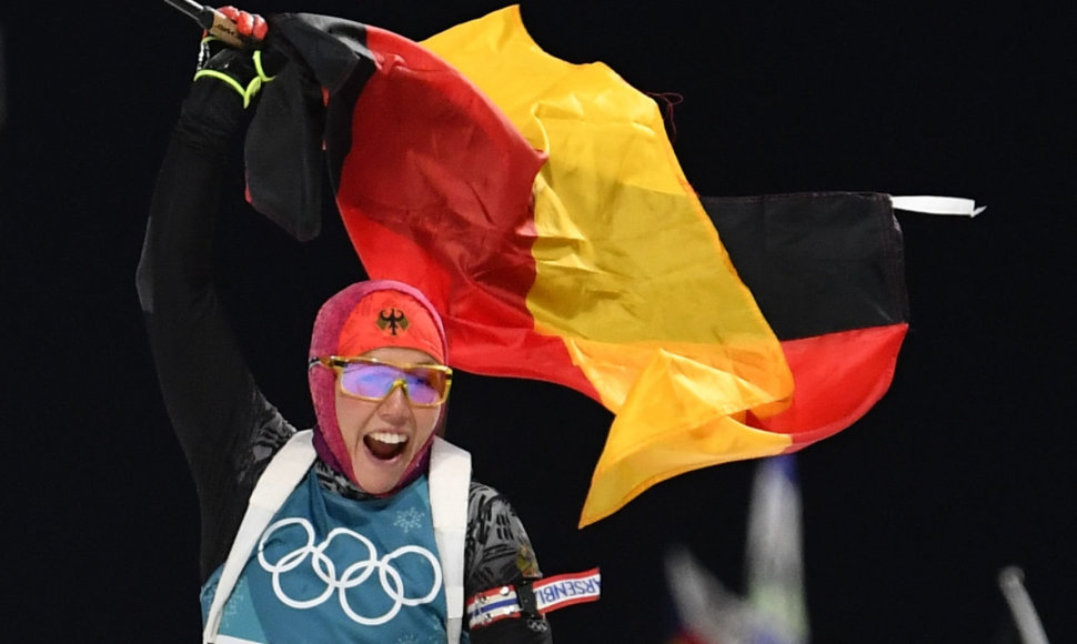 Laura Dahlmeier nugalėjo olimpinių žaidynių biatlono persekiojimo rungtyje.