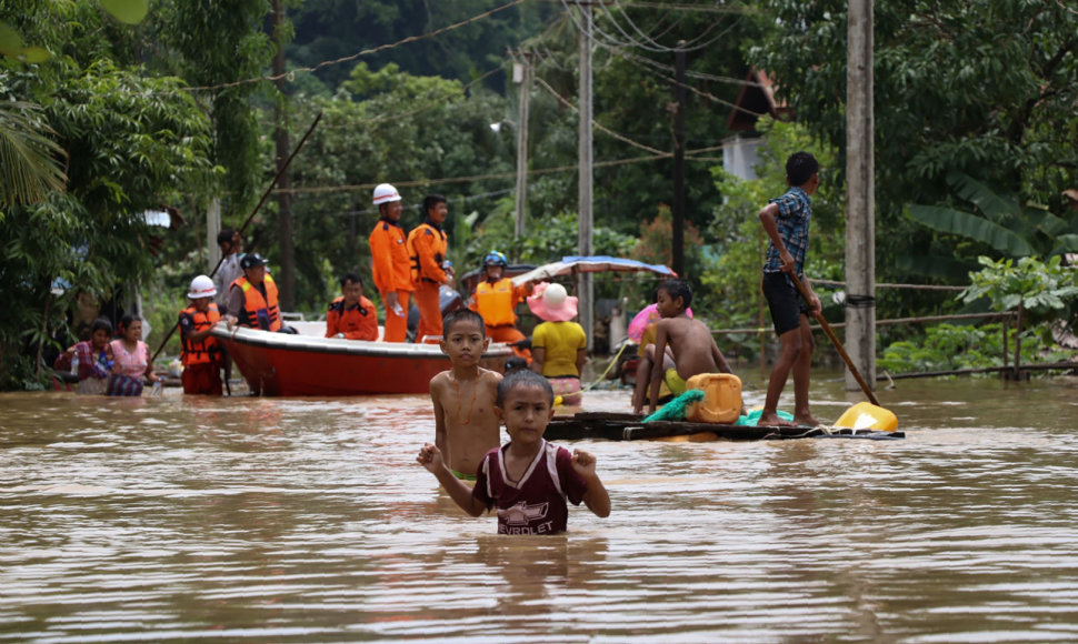 Mianmare dėl potvynių evakuota beveik 120 tūkst. gyventojų
