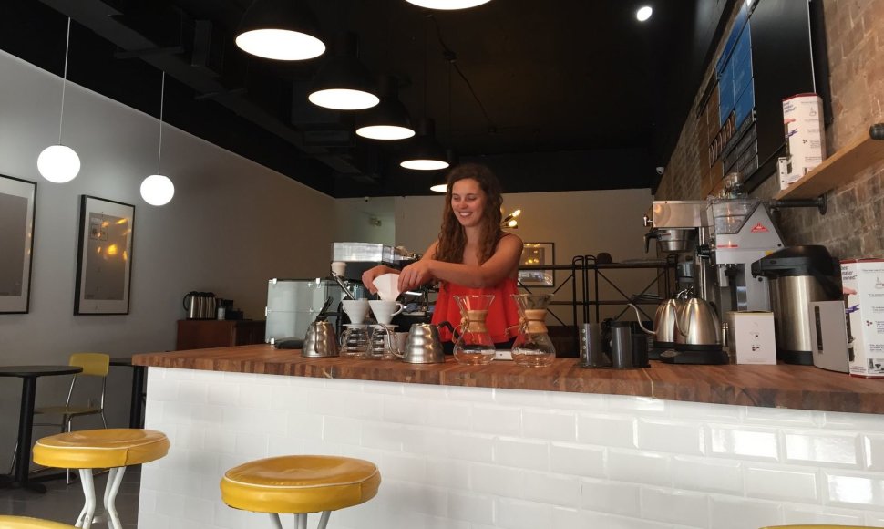 „Coffee Inn“ atidarė pirmąją tinklo kavinę JAV
