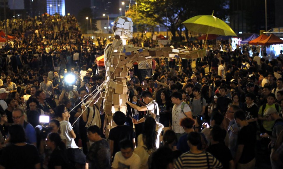 Protestai Honkongeorganizuojami mobiliąją programėle „FireChat“