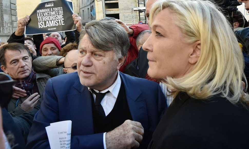 Marine Le Pen irgi dalyvavo eitynėse