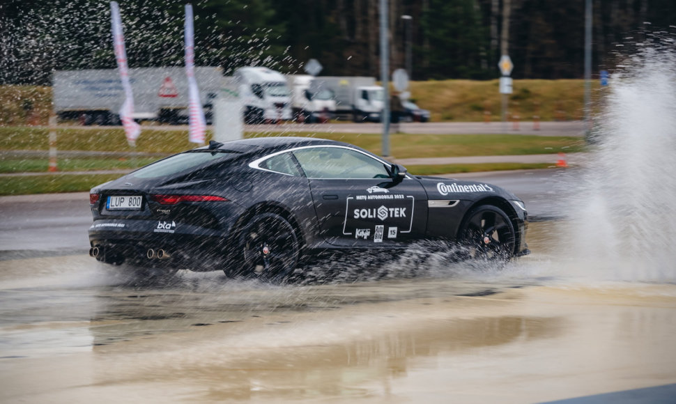 „Jaguar F-Type“