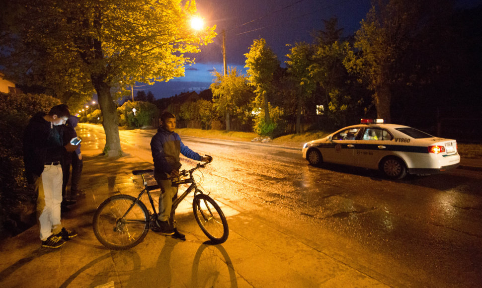 BMW vairuotojas Vilniuje partrenkė dviratinkę ir pabėgo.