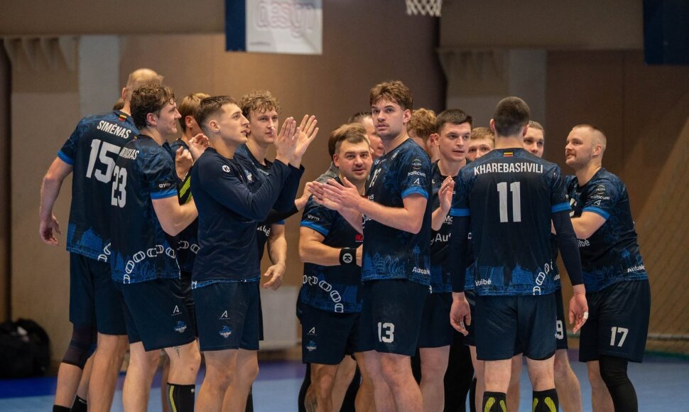 Klaipėdos „Dragūnas“ 53:23 (29:10) sutriuškino autsaiderę Varėnos „Ūlos“ komandą.