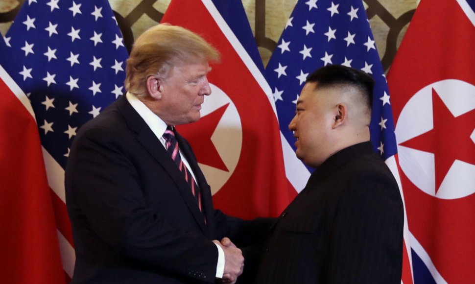 Hanojuje susitiko Donaldas Trumpas ir Kim Jong Unas