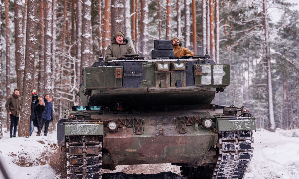 Tankų Leopard testavimas Gaižiūnų poligone