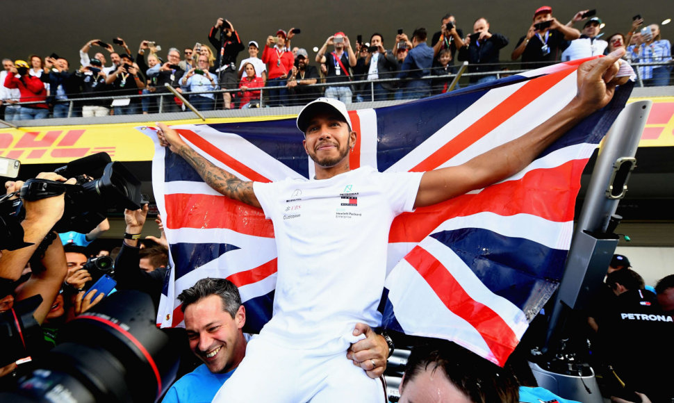 Lewisas Hamiltonas Meksikos GP užsitikrino jau penktą F1 čempiono titulą
