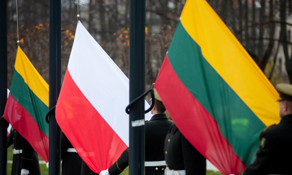 Lukiškių aikštėje paminėtos Lenkijos nepriklausomybės atkūrimo 100-osios metinės