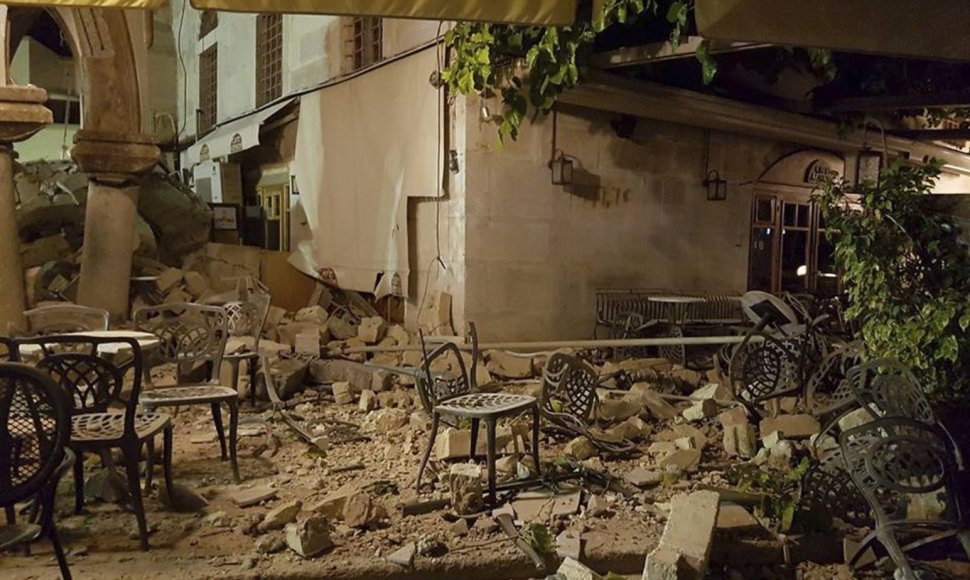 Graikijos ir Turkijos kurortams smogė žemės drebėjimas.