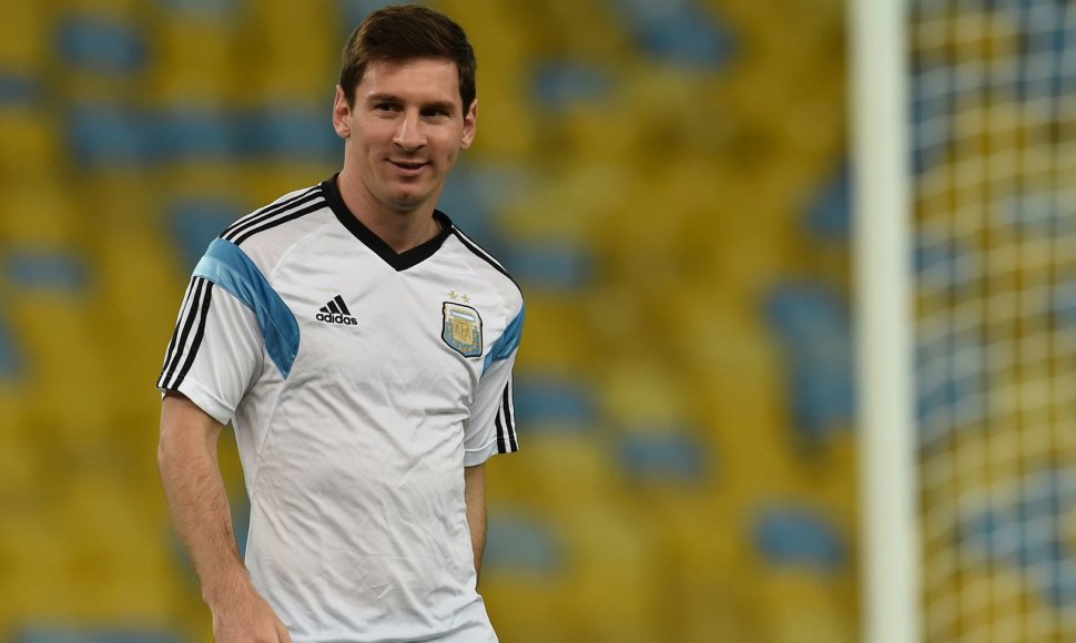 Lionelis Messi 