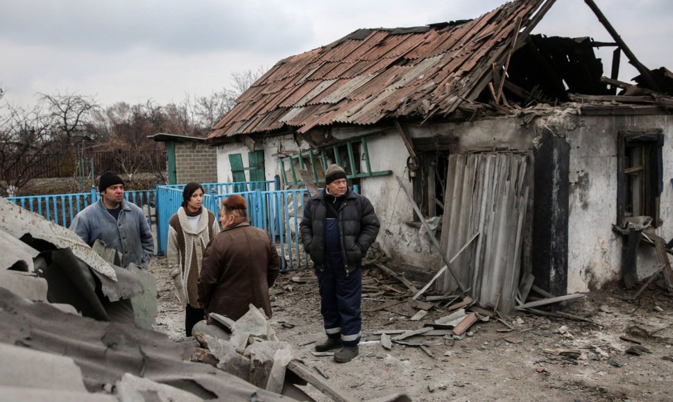 Per apšaudymus nuniokoti Donecko gyventojų namai