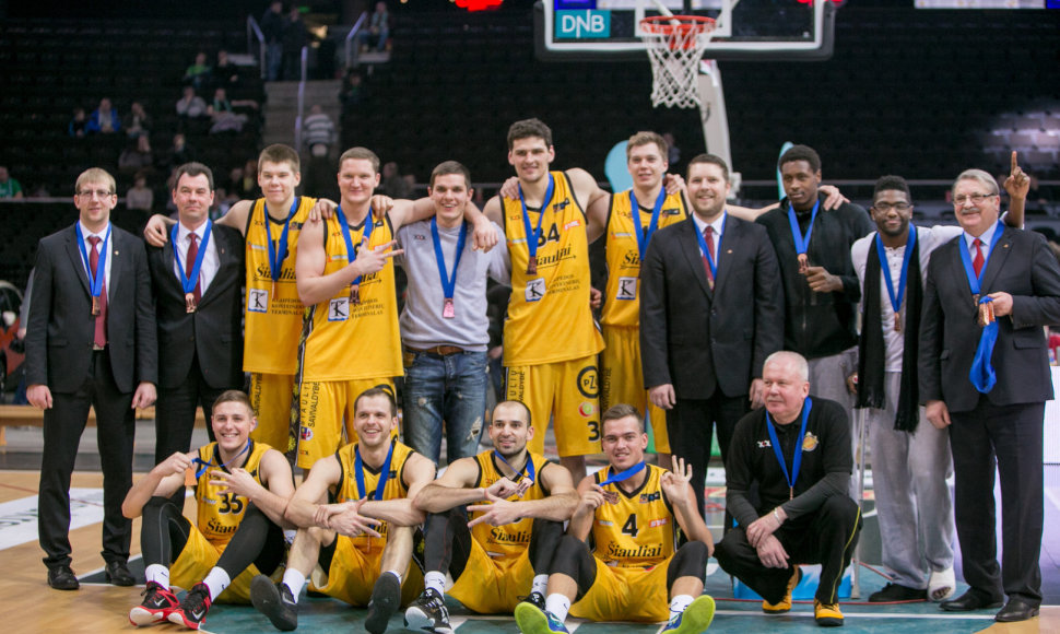„Šiaulių“ krepšininkai su bronzos medaliais