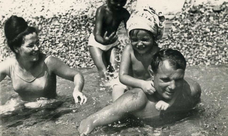 Kosmonautas Jurijus Gagarinas su šeima Kryme