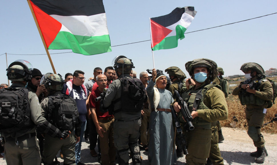 Palestiniečių protestuotojų konfrontacija su Izraelio kariais