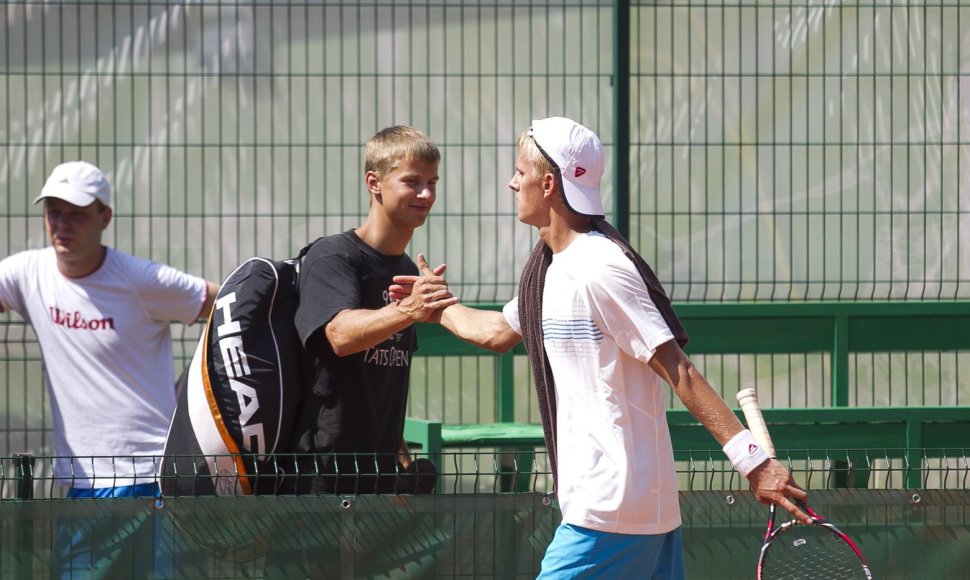Pirmadienį Vilniuje startavo Prezidento taurės tarptautinis teniso turnyras. 