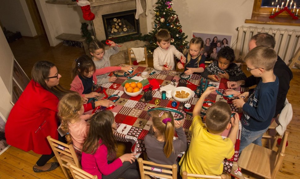Gaminkite su vaikais: žaisliukai Kalėdų eglutei