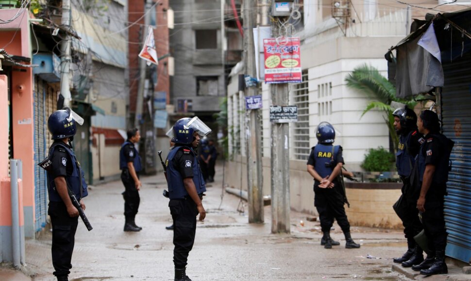 Bangladeše per policijos reisą nukauti 9 įtariami islamistai