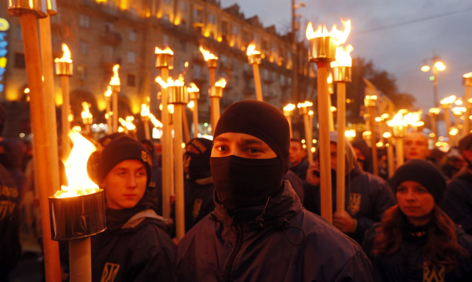 Kijeve nacionalistai surengė eitynes su fakelais