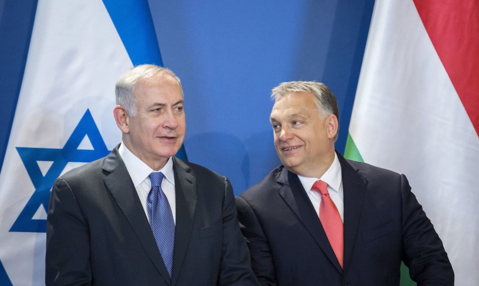 Viktoras Orbanas (dešinėje) priėmė Benjaminą Netanyahu