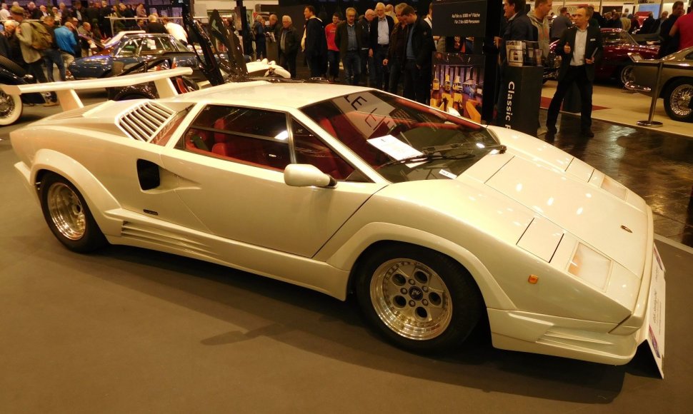 Lamborghini Countach LP