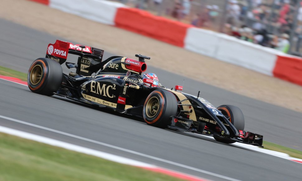 „Formulės-1“ penktadienio treniruotės Silverstone