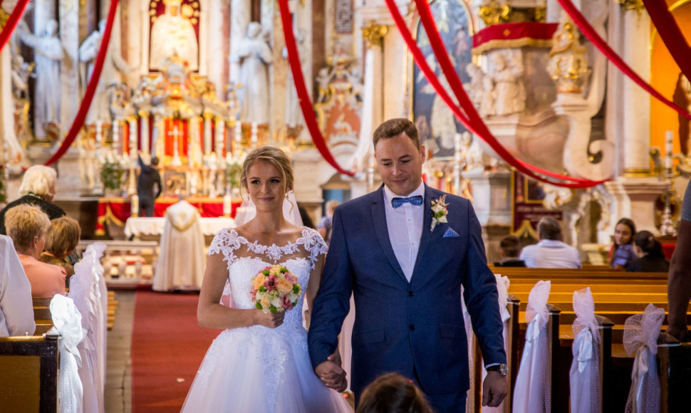 Tytuvėnuose susituokė Monika Povilaitytė ir Simas Paulikas  