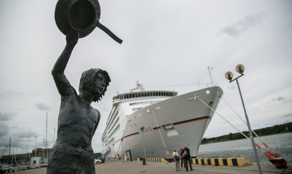 Į Klaipėdą atplaukė prabangus laivas „Europa 2“