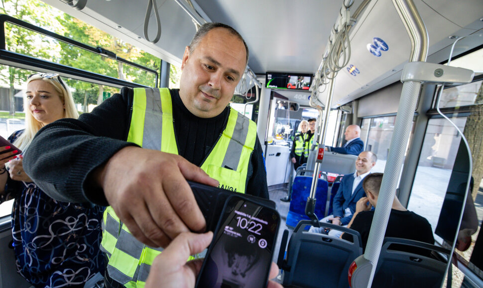 Pristatytas bekontaktis atsiskaitymas Kauno vie&scaron;ajame transporte