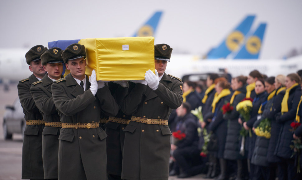 Aviakatastrofos aukų pagerbimo ceremonija Kijeve