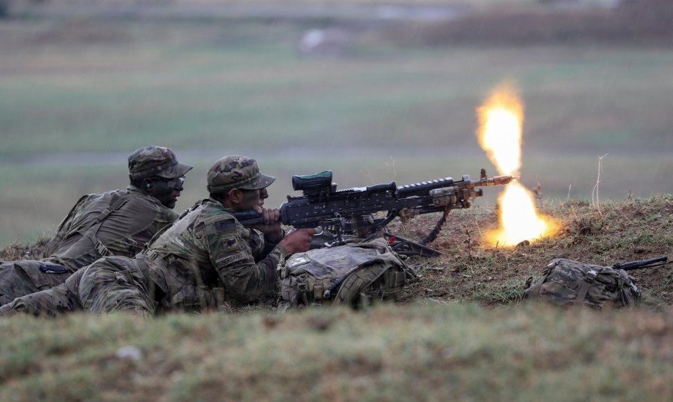 Dažnų tautybių karinės pratybos vyksta. / IRAKLI GEDENIDZE / REUTERS