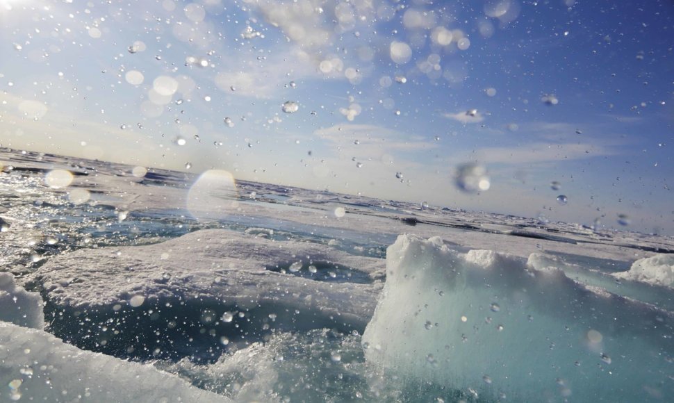 Arkties tirpstančio ledo peizažai