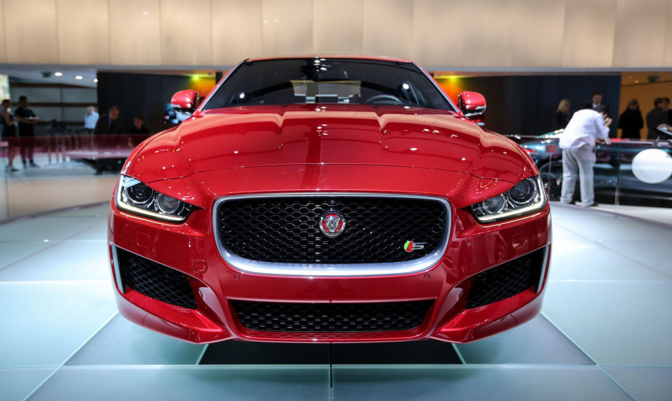 „Jaguar XE“