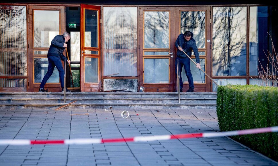 Nyderlanduose driokstelėjo sprogimas prie karantino nepaisančios bažnyčios