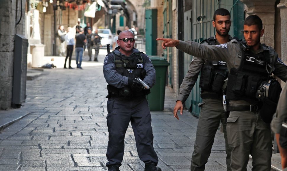 Jeruzalėje nukauti trys policininkus apšaudę užpuolikai