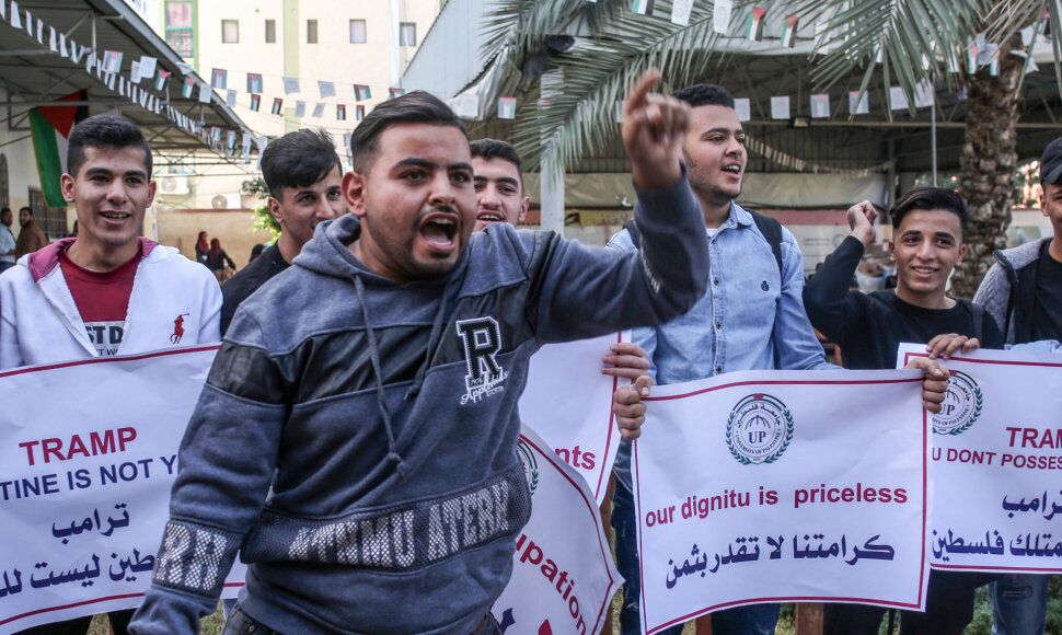 Palestiniečiai &bdquo;įnir&scaron;io dieną&ldquo; protestuoja prie&scaron; JAV sprendimą žydų nausėdijų klausimu