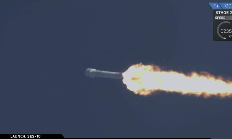 Iš panaudotų detalių surinktos „SpaceX“ raketos paleidimas