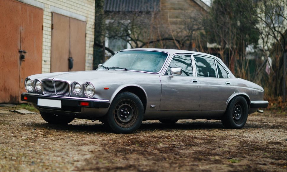 Trečios serijos „Jaguar XJ6“