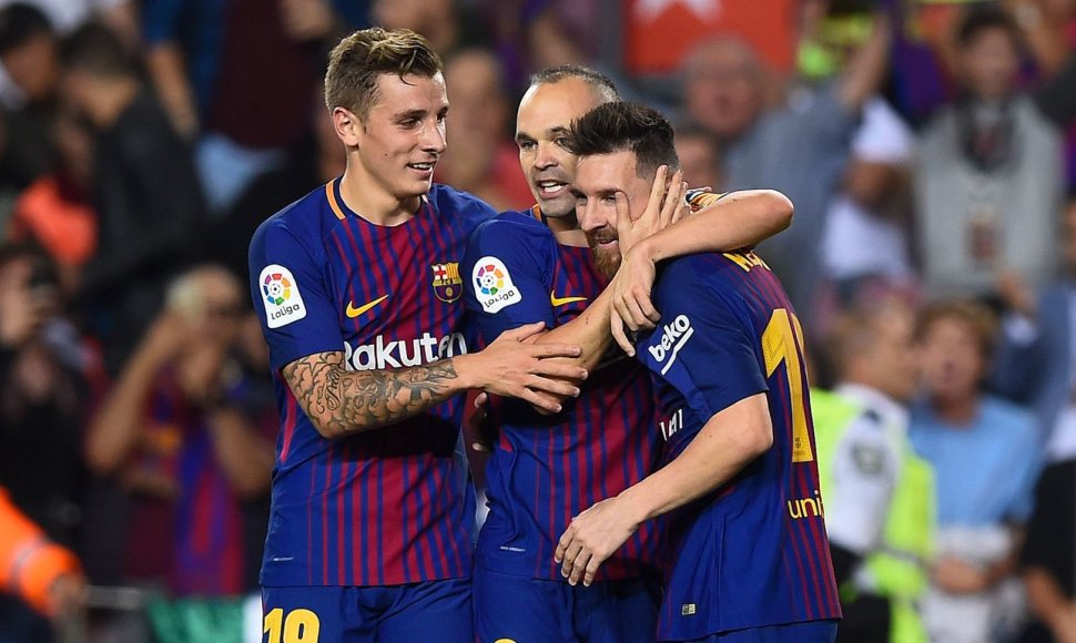  Lucas Digne, Andres Iniesta ir Lionelis Messi