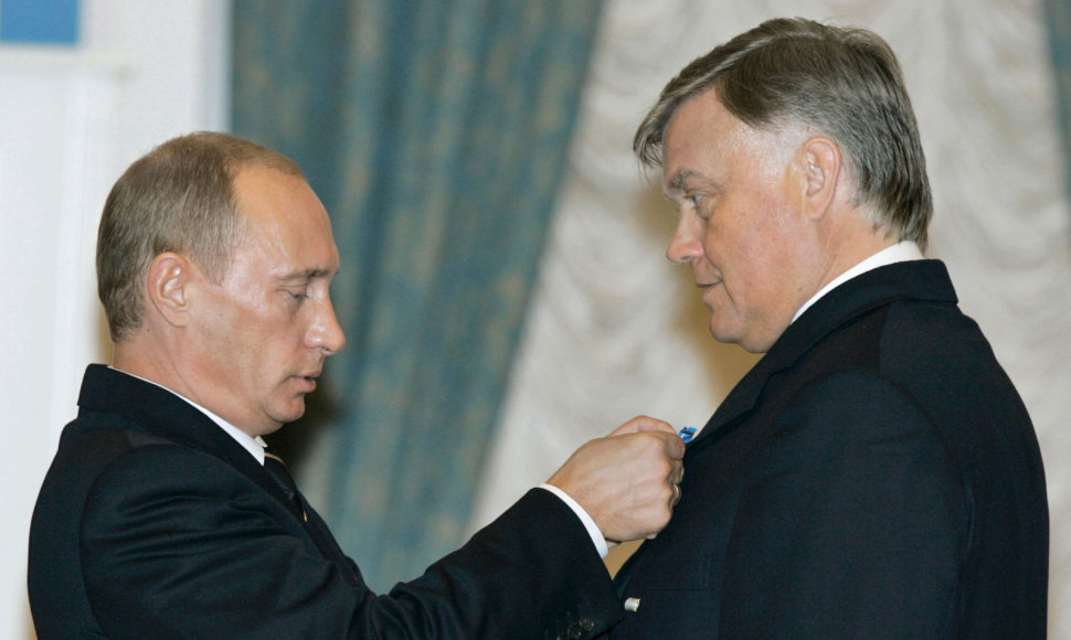 Vladimiras Putinas (kairėje) ir Vladimiras Jakuninas