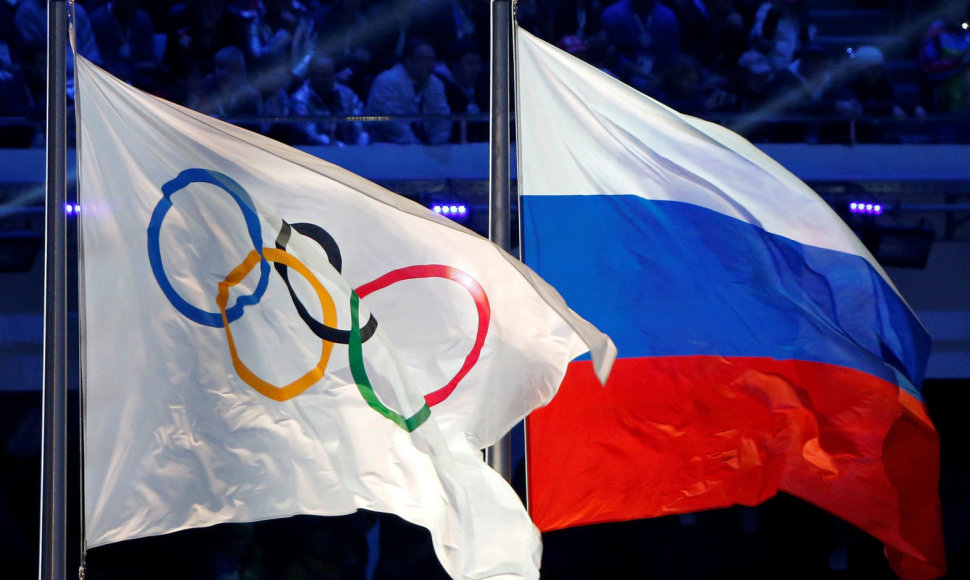 Olimpinė ir Rusijos vėliavos