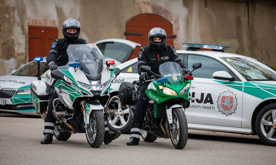 Policijos pareigūnai ėmė patruliuoti ant motociklų