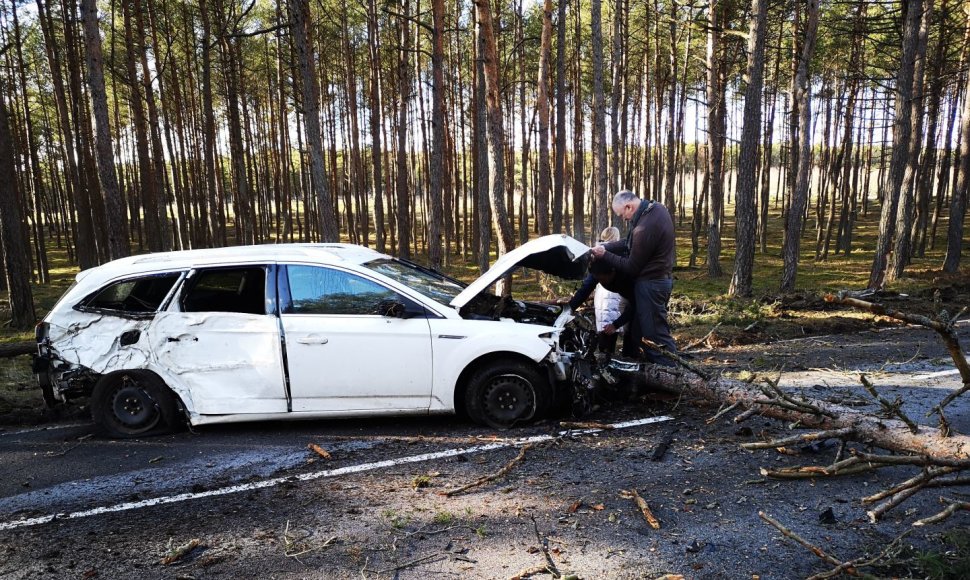 Avarija kelyje Smiltynė–Nida